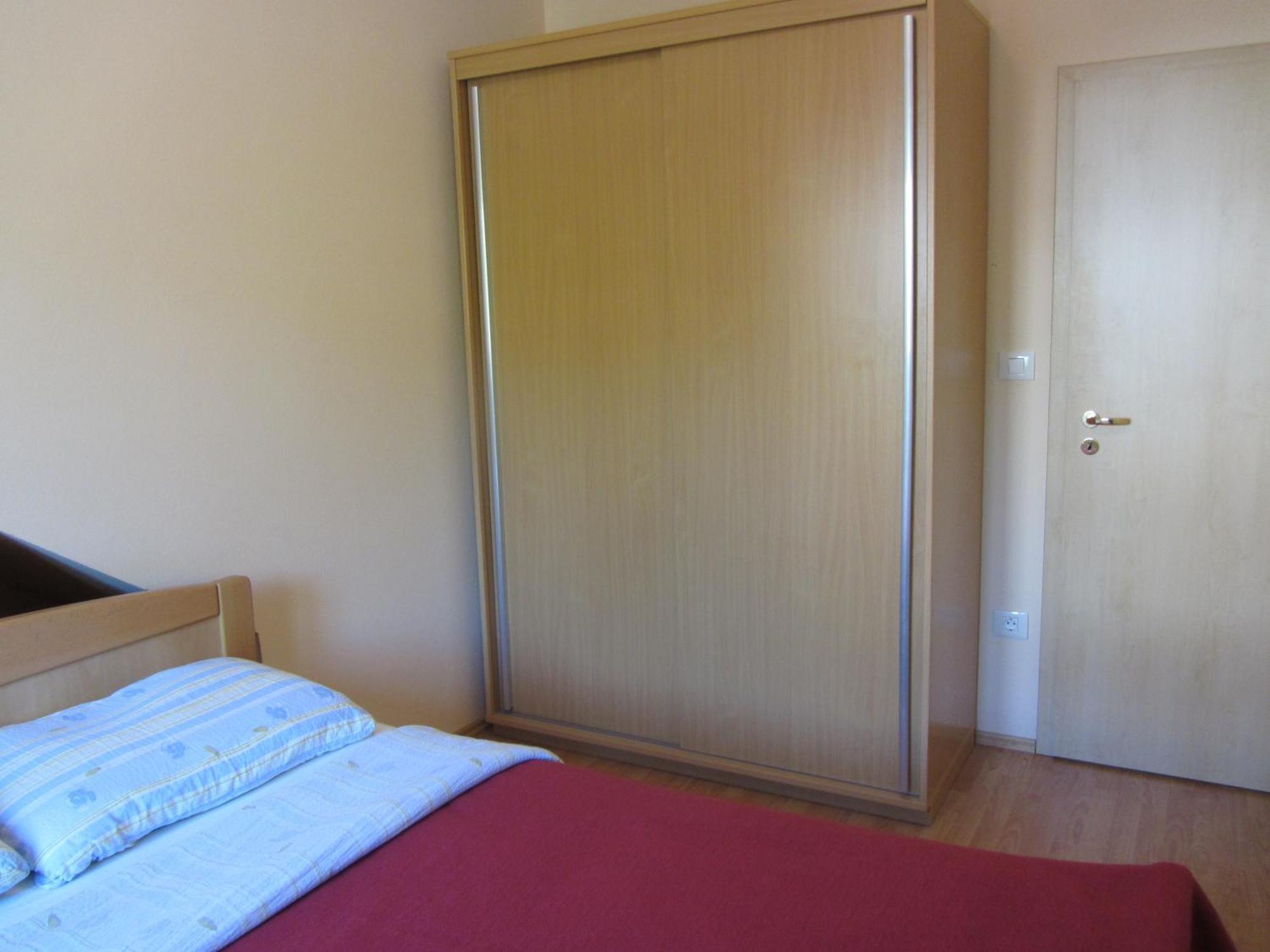 Apartments Dilja Malinska Oda fotoğraf