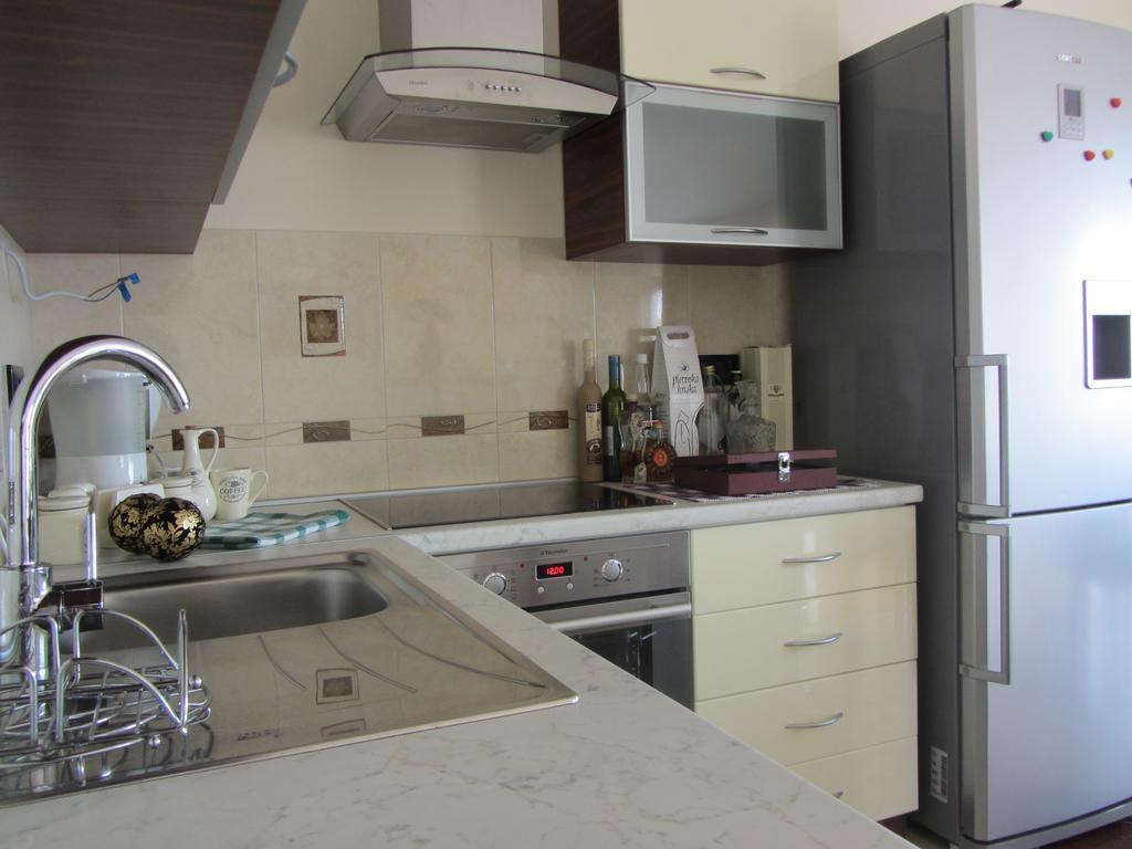 Apartments Dilja Malinska Oda fotoğraf